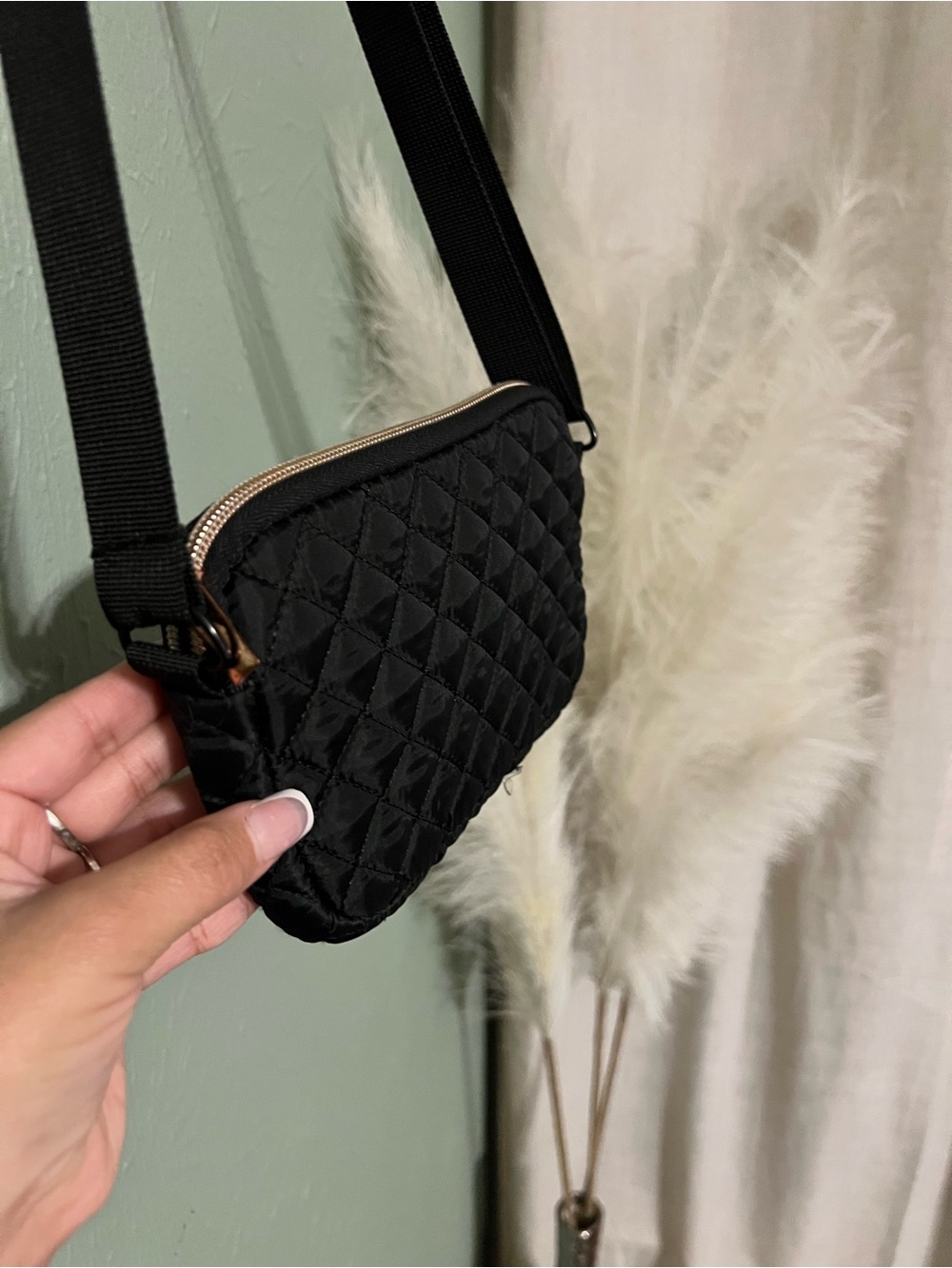 Quilted Crossbody Shoulder Bag in Black
